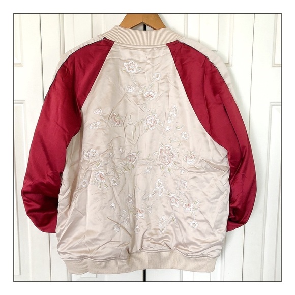 Honey Punch Westley Reversible Satin Floral Bomber NWOT - Picture 3 of 6